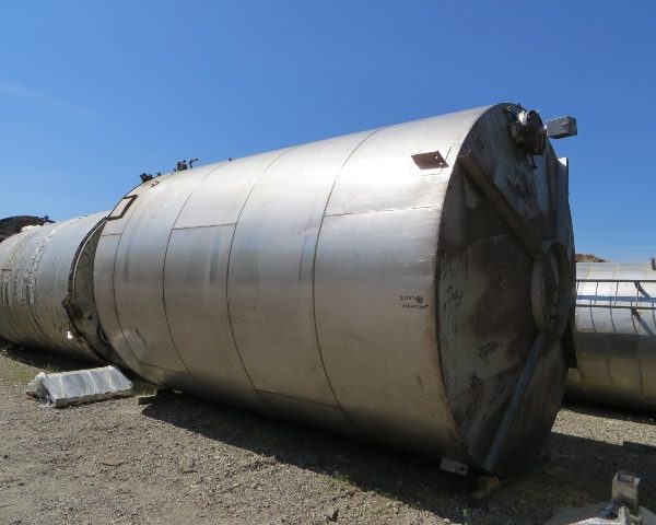 15,000加仑304不锈钢立式水箱，直径12 'X 18 '直边